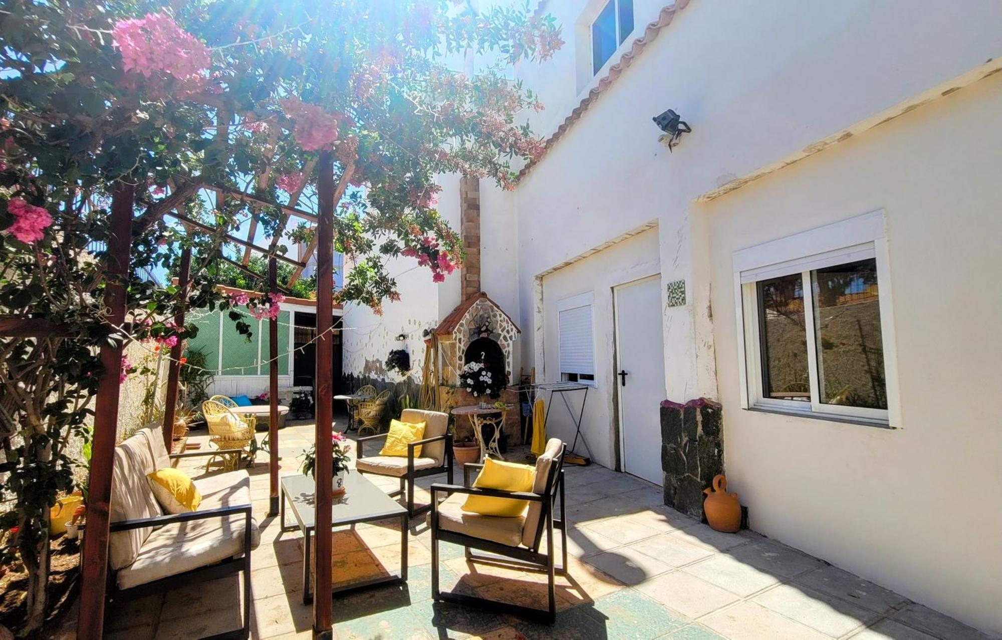 Eden Guesthouse Sardina Exterior photo