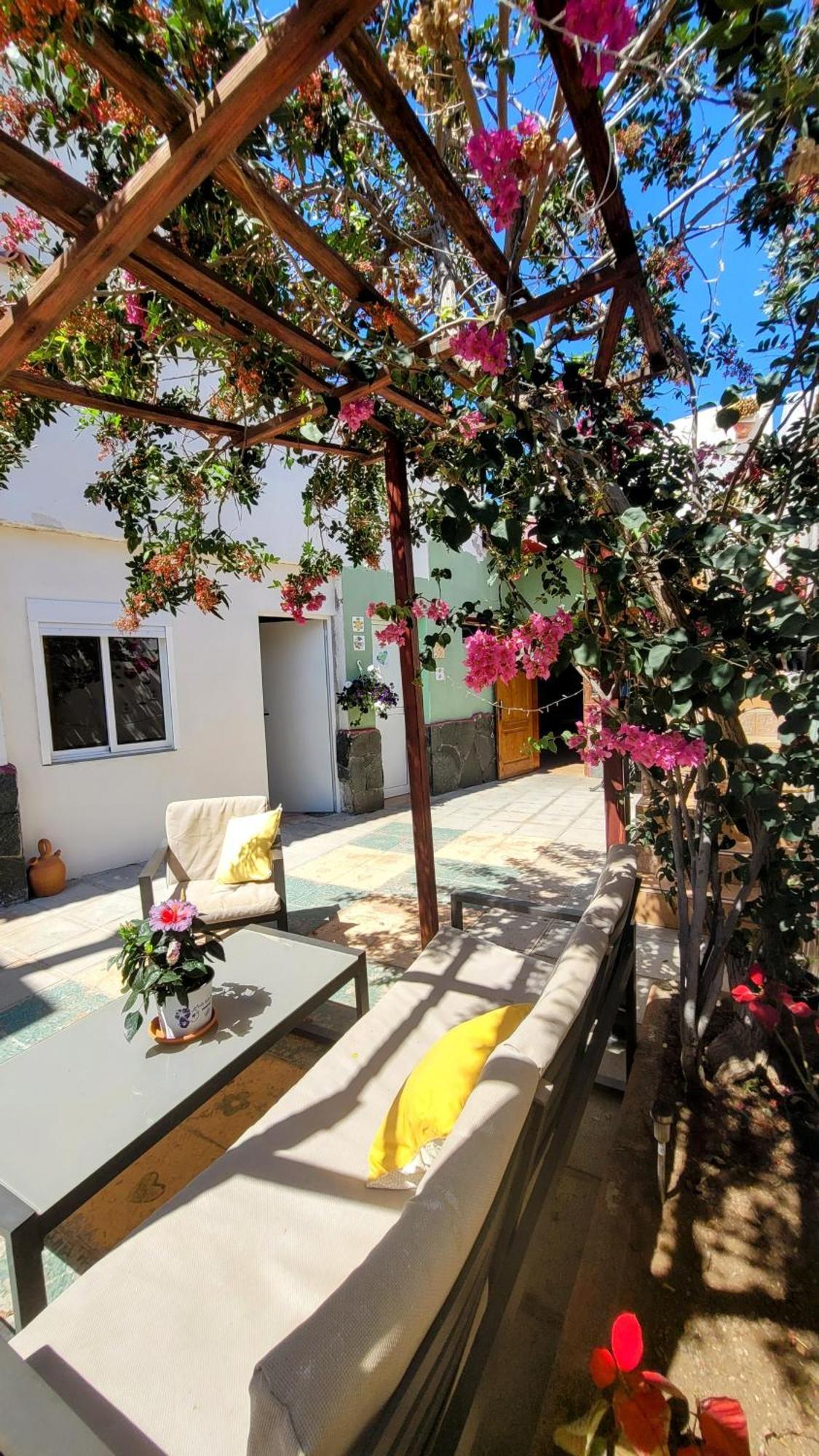 Eden Guesthouse Sardina Exterior photo