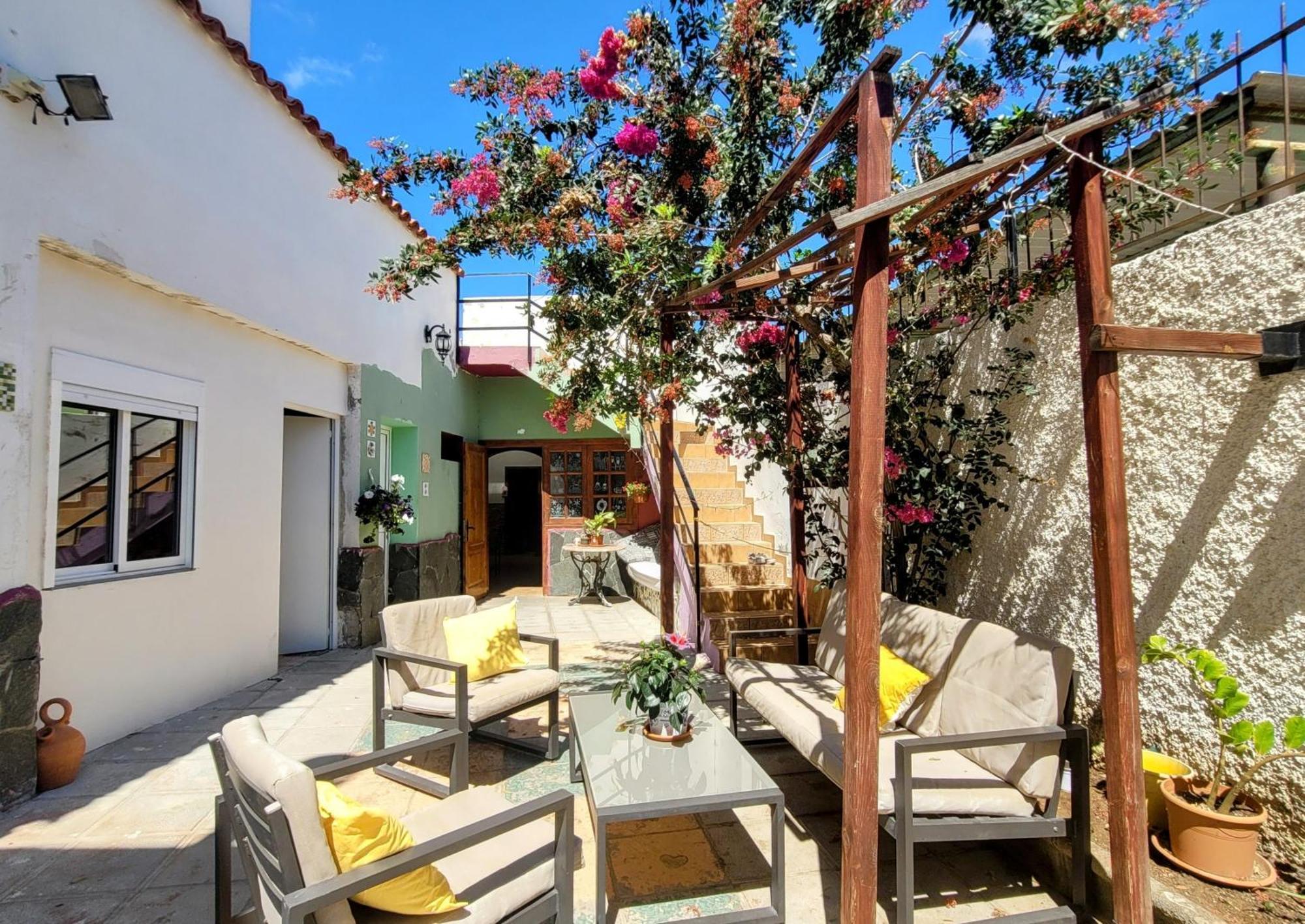 Eden Guesthouse Sardina Exterior photo